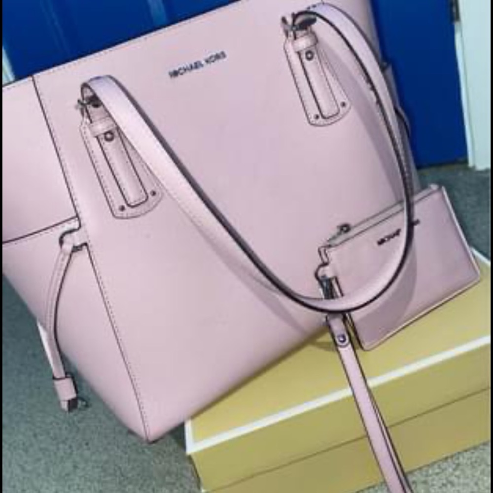 Michael Kors Purse and Wallet!